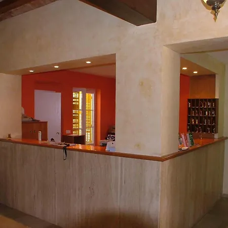 ホテル Parrots 3*