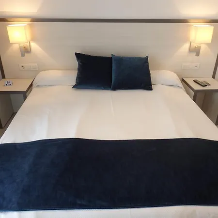 Parrots ホテル 3*