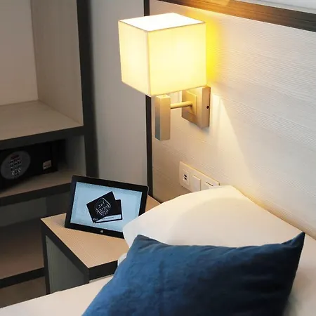 Parrots 3* シッチェス