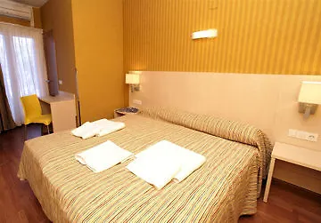 ホテル Parrots 3*