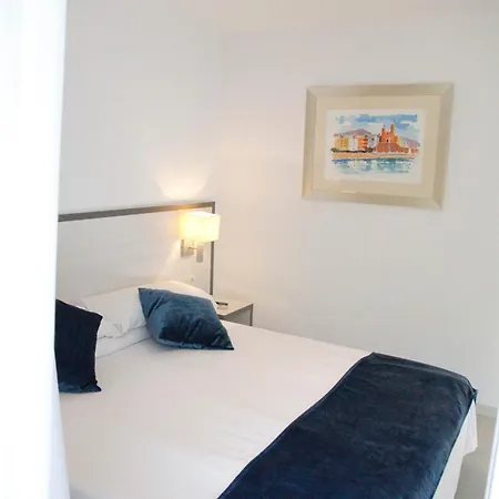 ホテル Parrots 3*