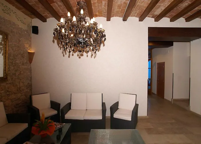 Szálloda Parrots 3*