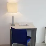 Parrots Готель 3*