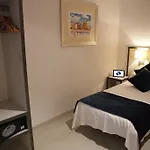 Готель Parrots