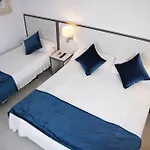 Готель Parrots