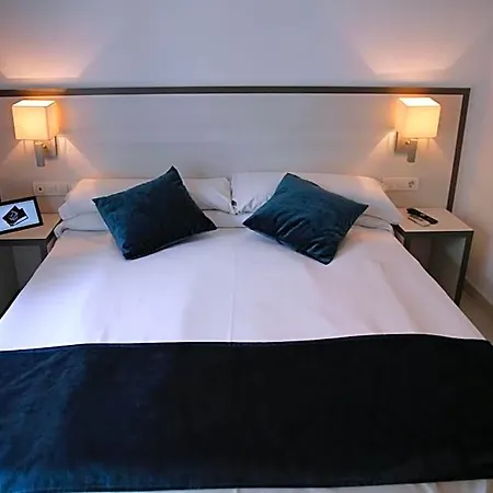 Hotel Parrots 3*