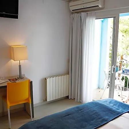 Hotel Parrots 3*