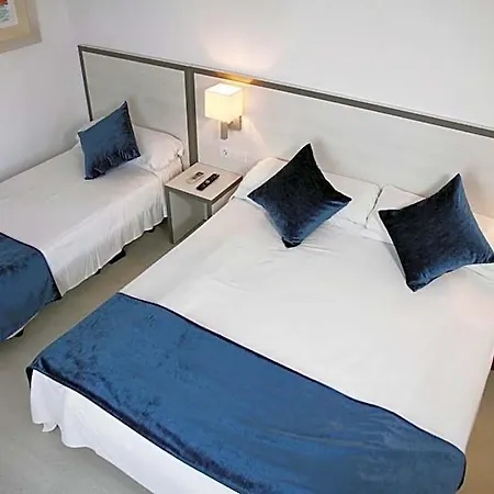 Parrots Hotel Sitges