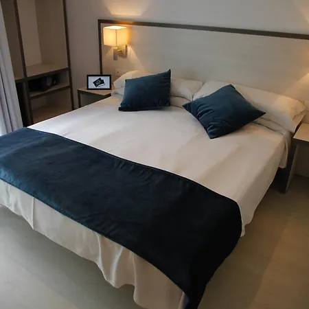 Parrots Hotell