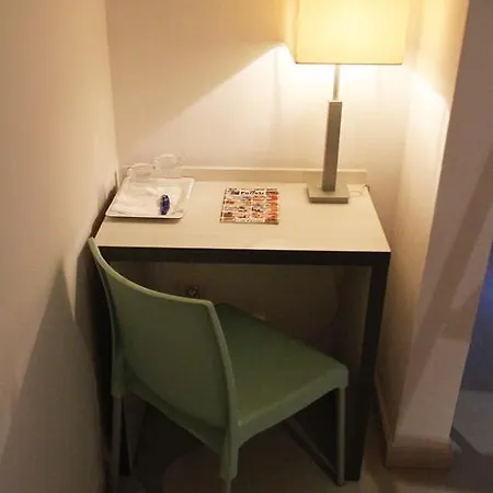 Parrots Hotell Sitges