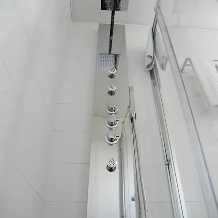 酒店 锡切斯鹦鹉酒店