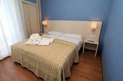 Parrots Hotel 3*