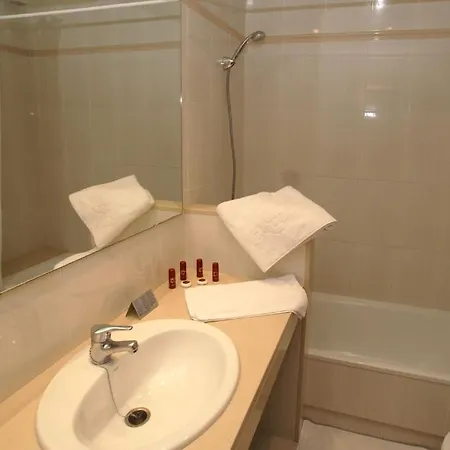 Hotell Parrots 3*