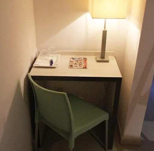 Parrots Hotel Sitges