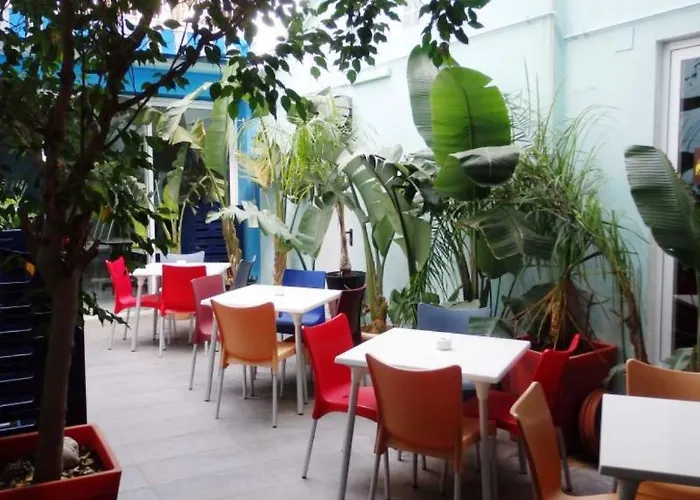 Szálloda Parrots 3*