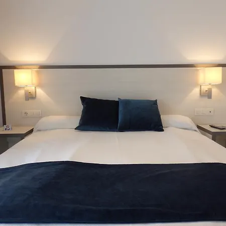 Hotel Parrots 3*